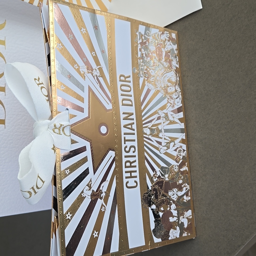 New Chic Dior set gold star design 2025 Dior pouch, Bag, Ribbon Card & Envelope - Picture 3 of 12